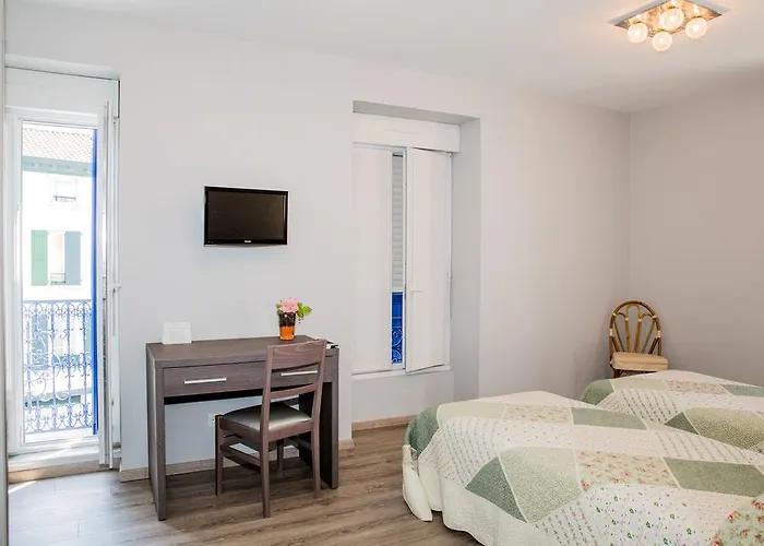 Annexe De La Gare 2* Hendaye